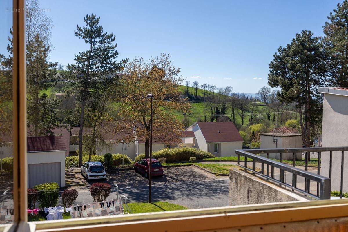 Appartement à PANISSIERES