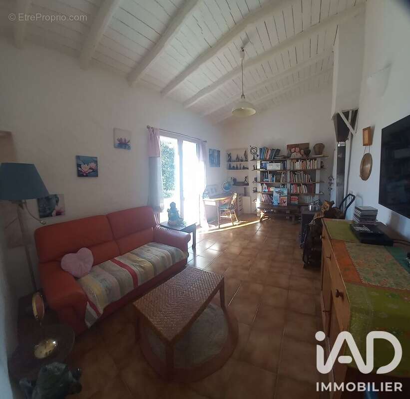 Photo 2 - Maison à ENTRECASTEAUX