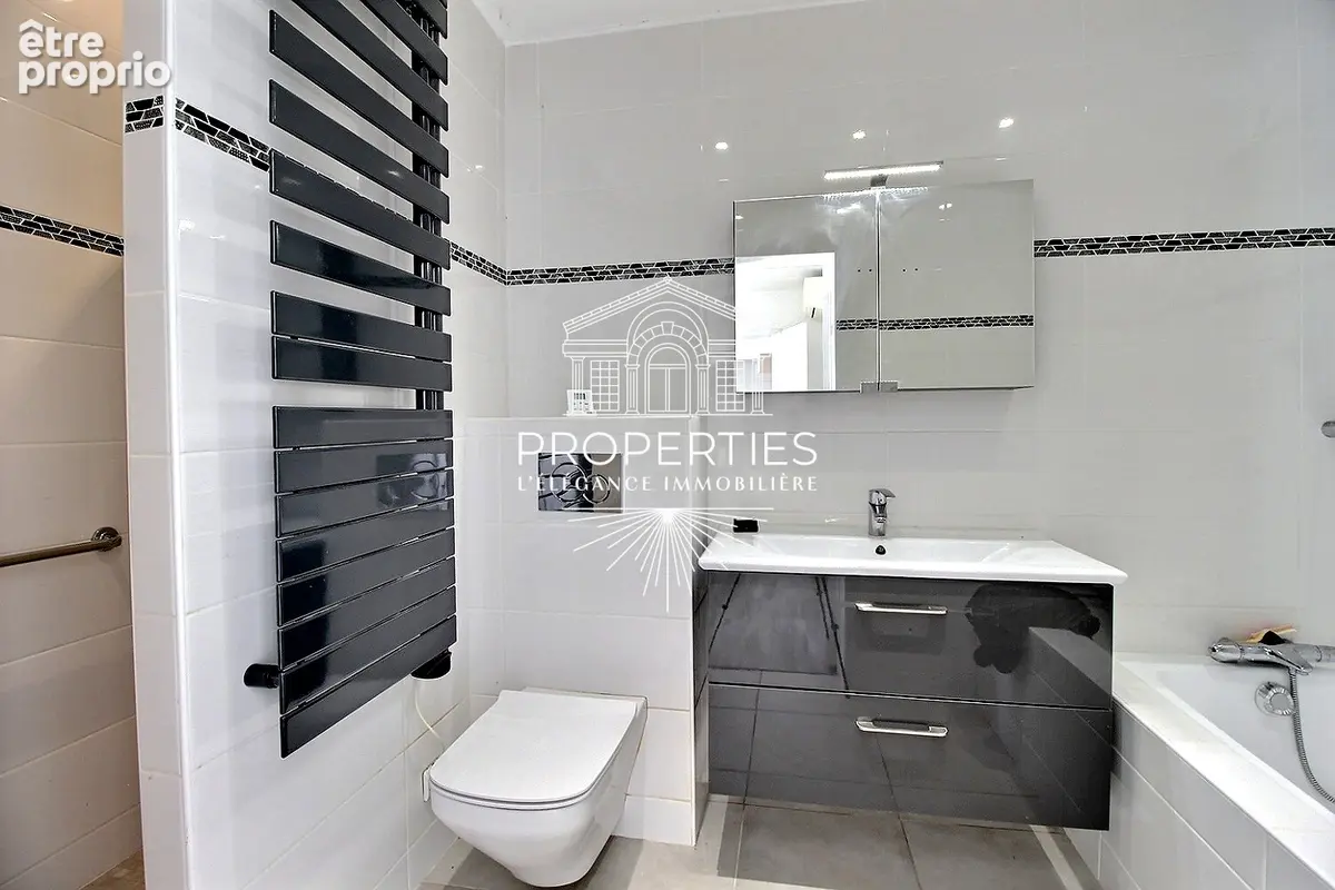 Bormes - le pin - maison de plain-pied - 100m² - 3 chambres - piscine - garage - photo 8