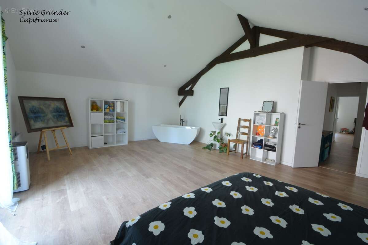 Maison à vendre 5 pièces SALON DE PROVENCE (13)209M² avec extérieurs et garage - photo 11