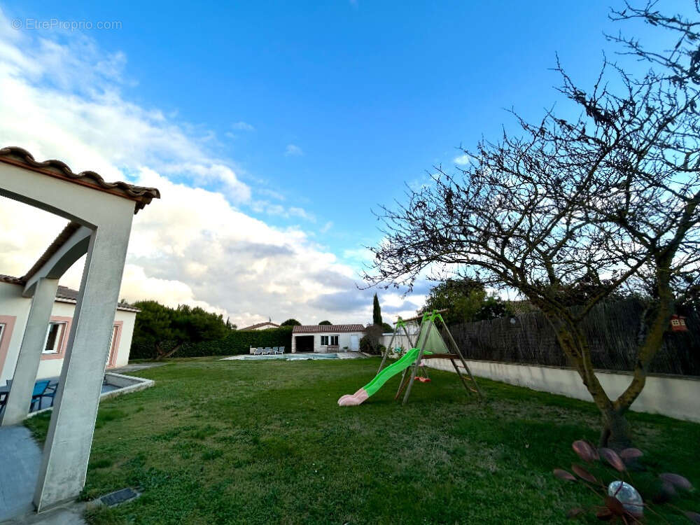 Maison à VILLEMOUSTAUSSOU