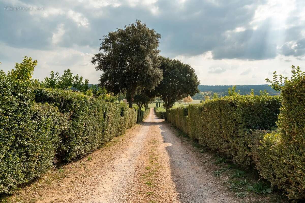 Maison à FOX-AMPHOUX