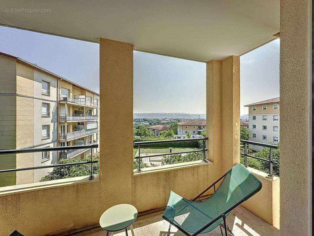 Appartement à GRIGNY