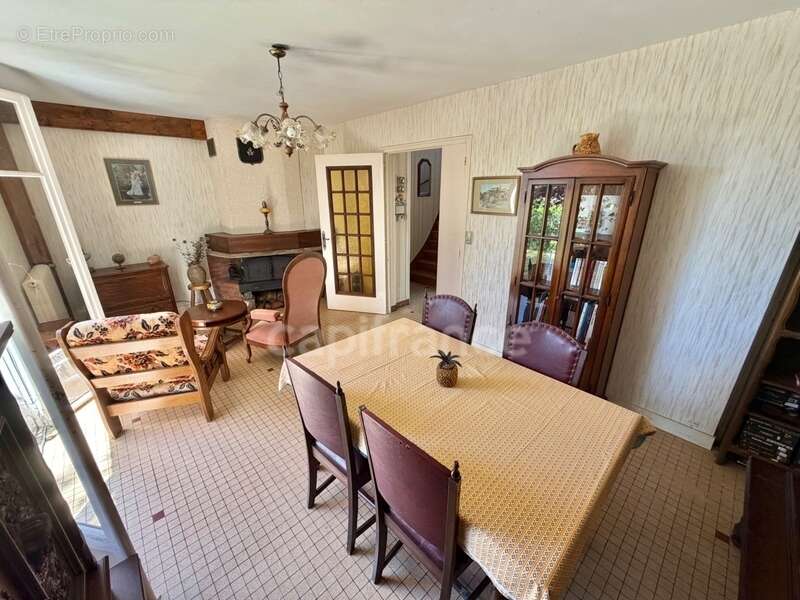 Maison à SAINT-JUST-EN-CHEVALET