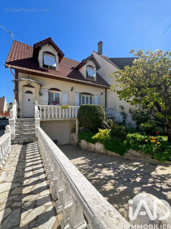 Photo 1 - Maison à VILLECRESNES