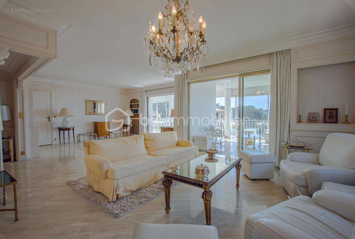 Vue mer panoramique – 320 m² – Maison, appartement et 3 studios indépendants – Piscine - photo 5