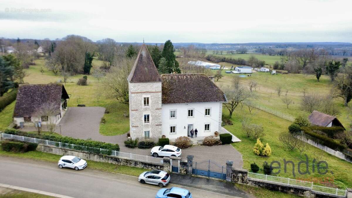 Maison à SALANS