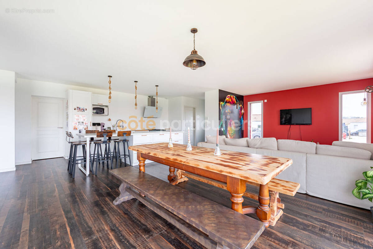 Maison à LA CHAPELLE-ACHARD