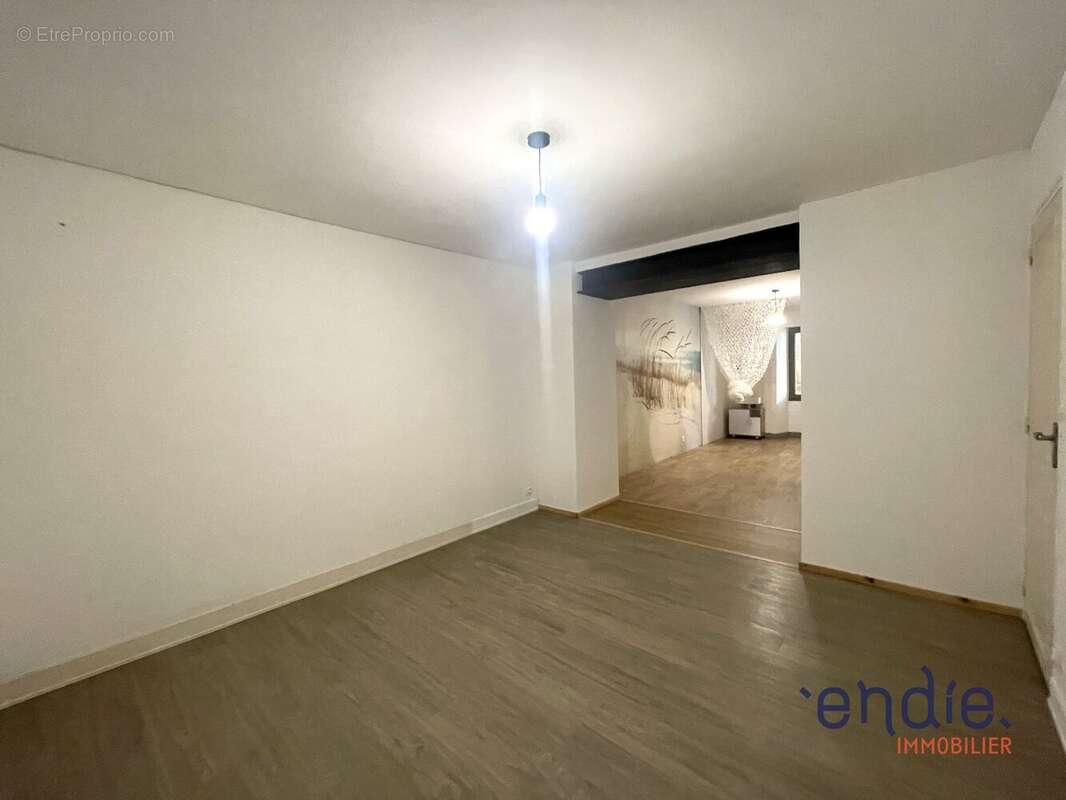 Maison à BEAUMONT-EN-VERON