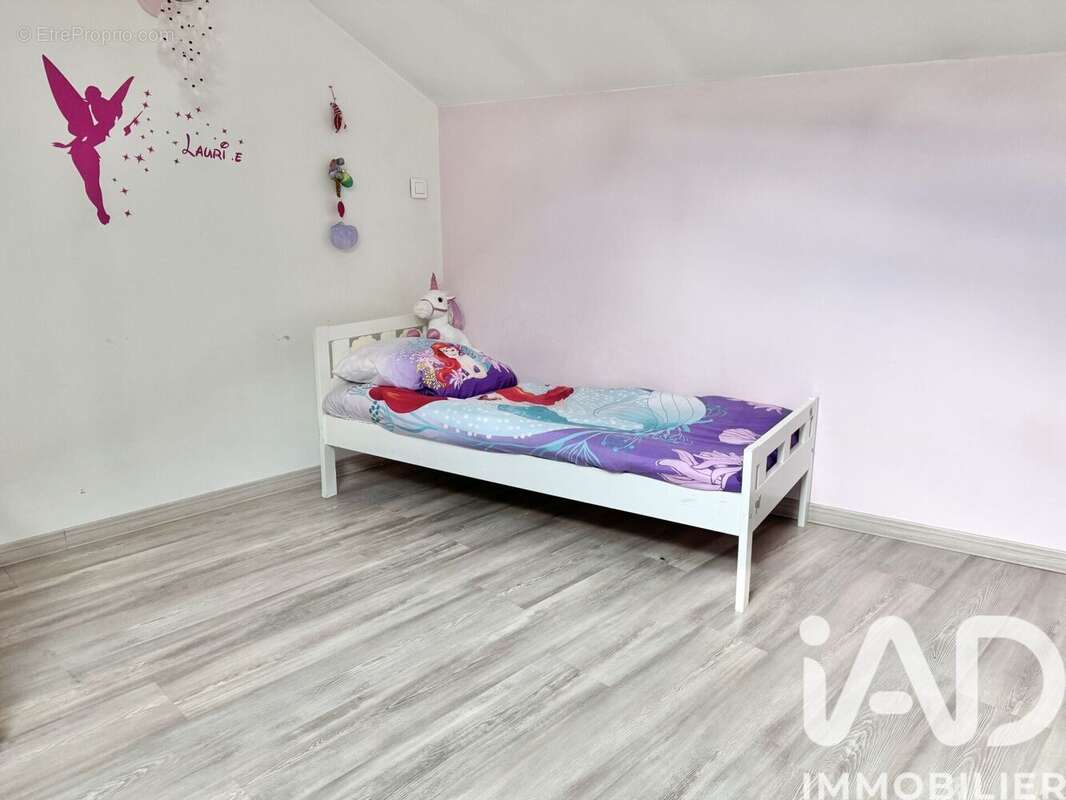 Photo 8 - Maison à LE CHAMBON-FEUGEROLLES