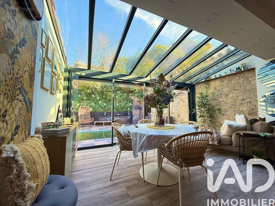 Photo 2 - Maison à MARSEILLE-13E