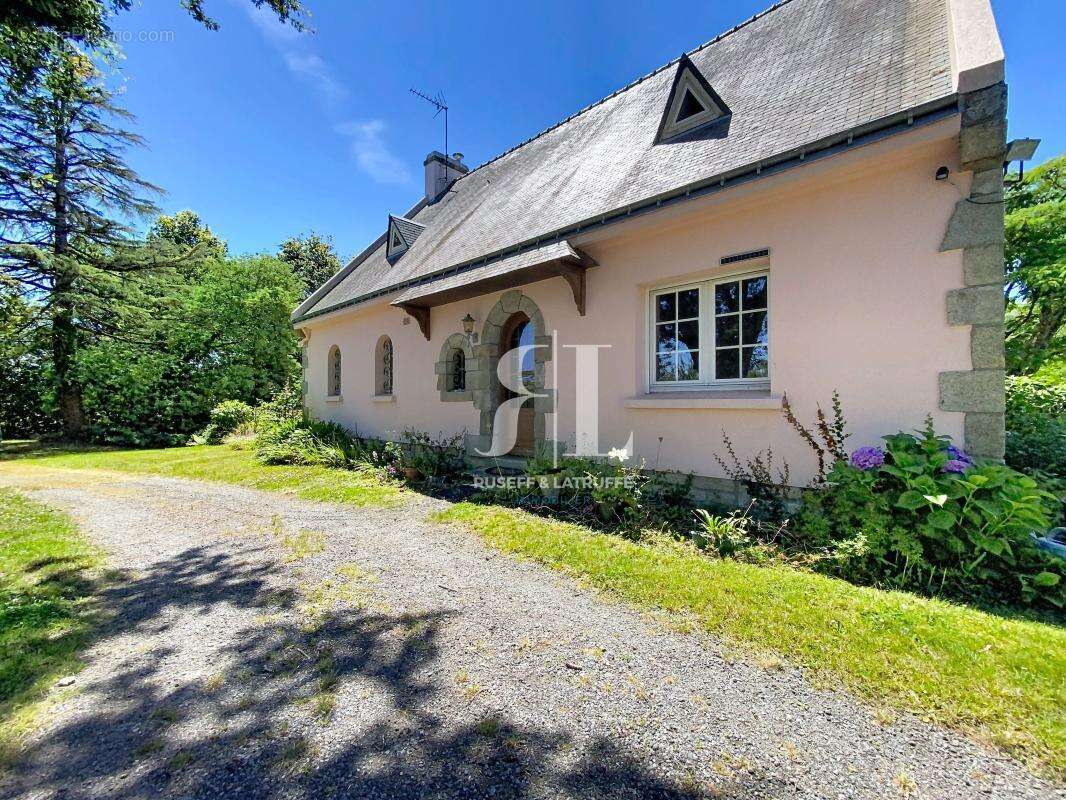 Maison à CLEGUER