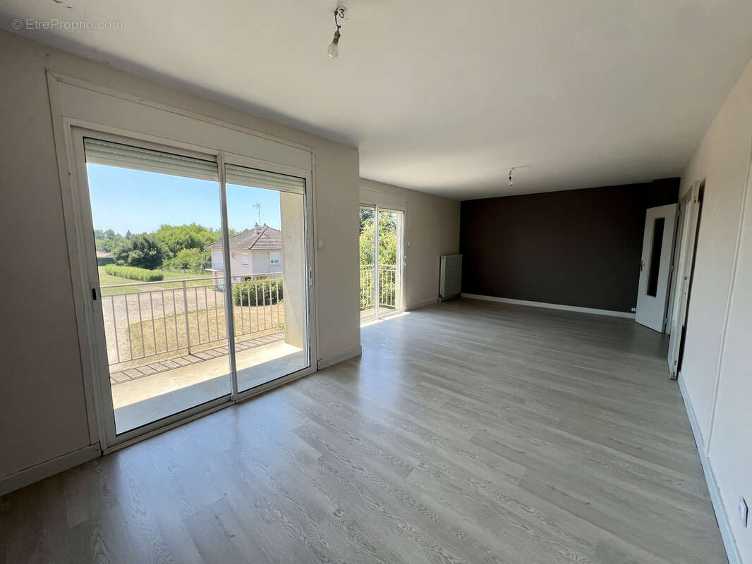 Appartement lumineux de 70 m2 avec balcon et parking - photo 2