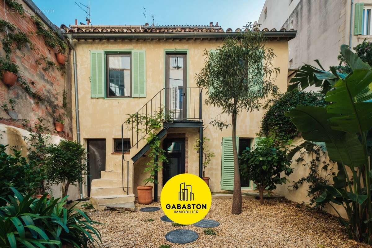 Appartement à MARSEILLE-5E