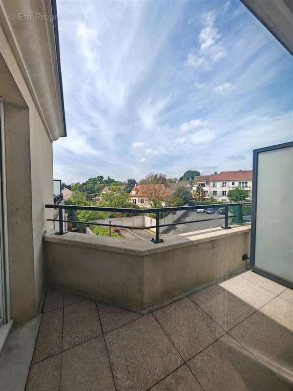 Appartement à LOUVRES