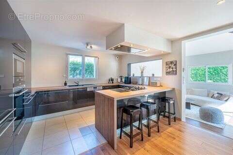 Maison à CHENS-SUR-LEMAN