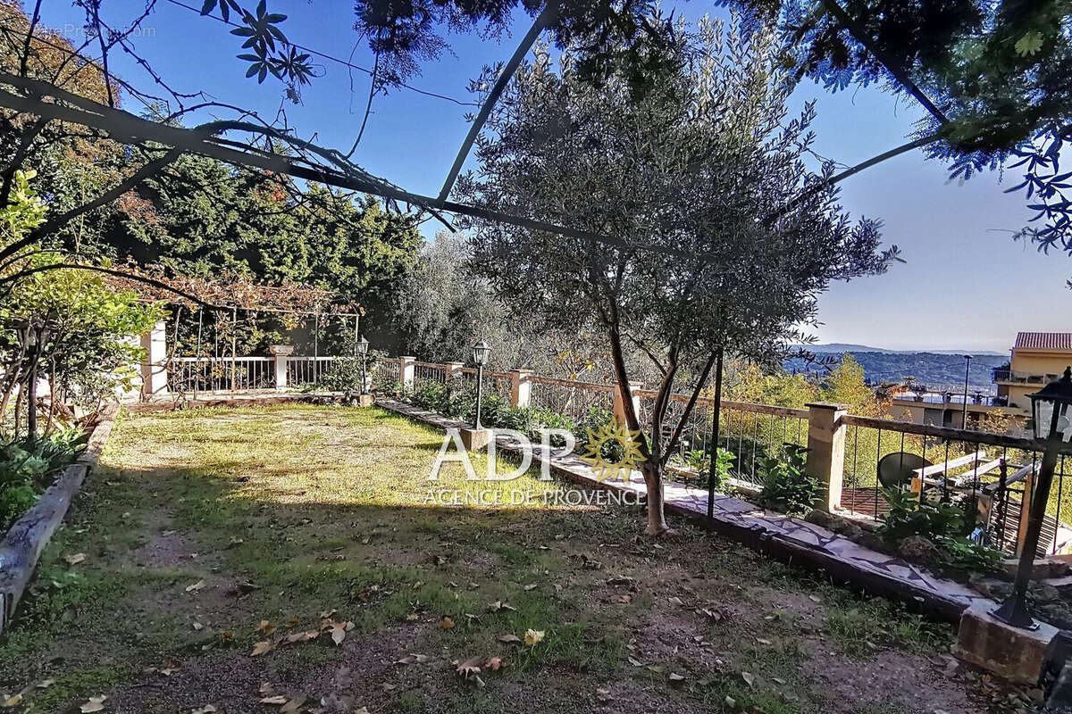 Appartement 106 m² à Grasse  - photo 8