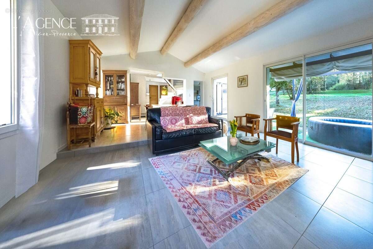 Maison à SAINT-CANNAT