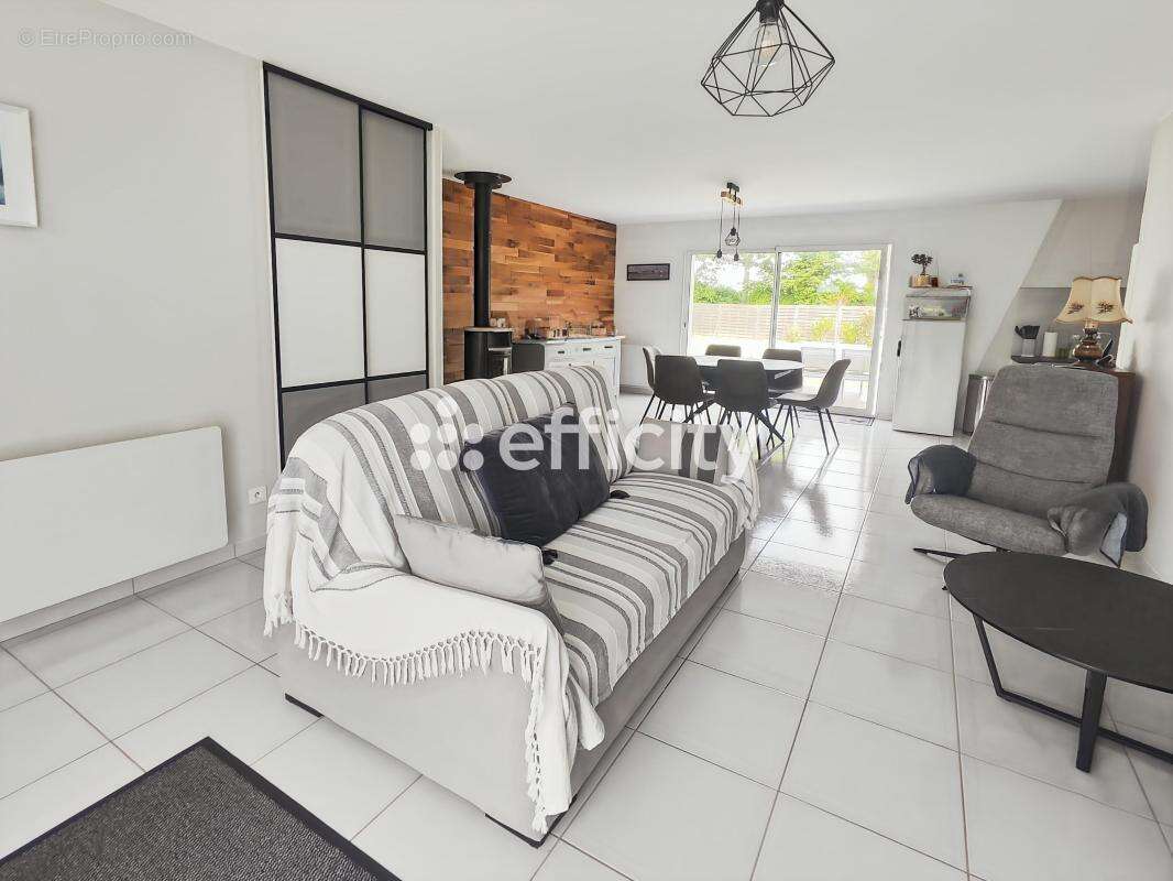 Maison 83 m² à Landevieille  - photo 7