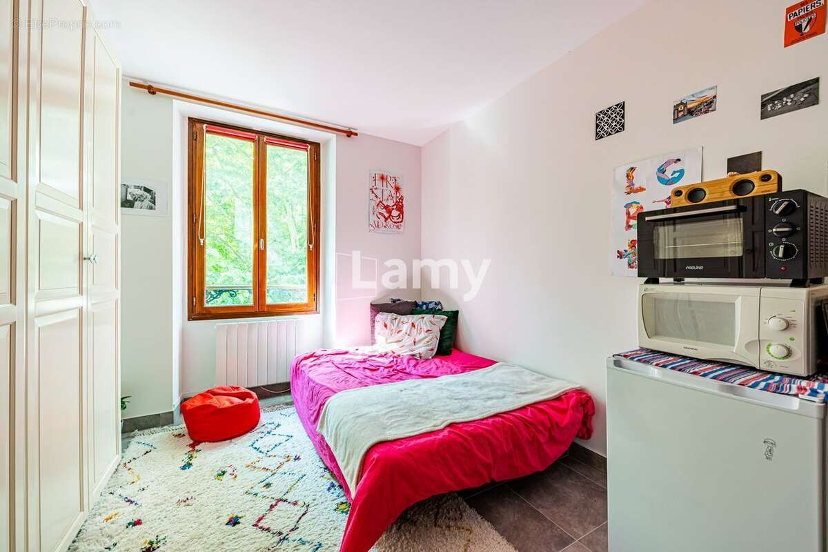 Appartement à PARIS-19E
