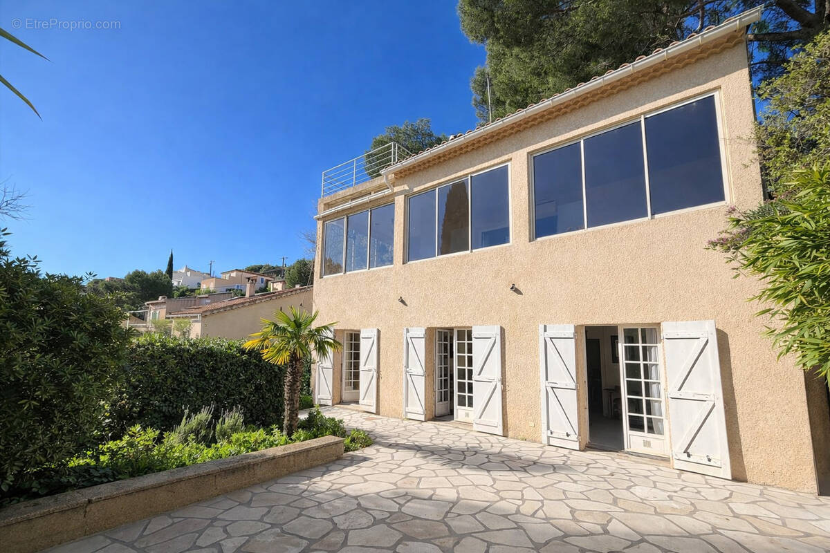 Maison à SAINT-MANDRIER-SUR-MER