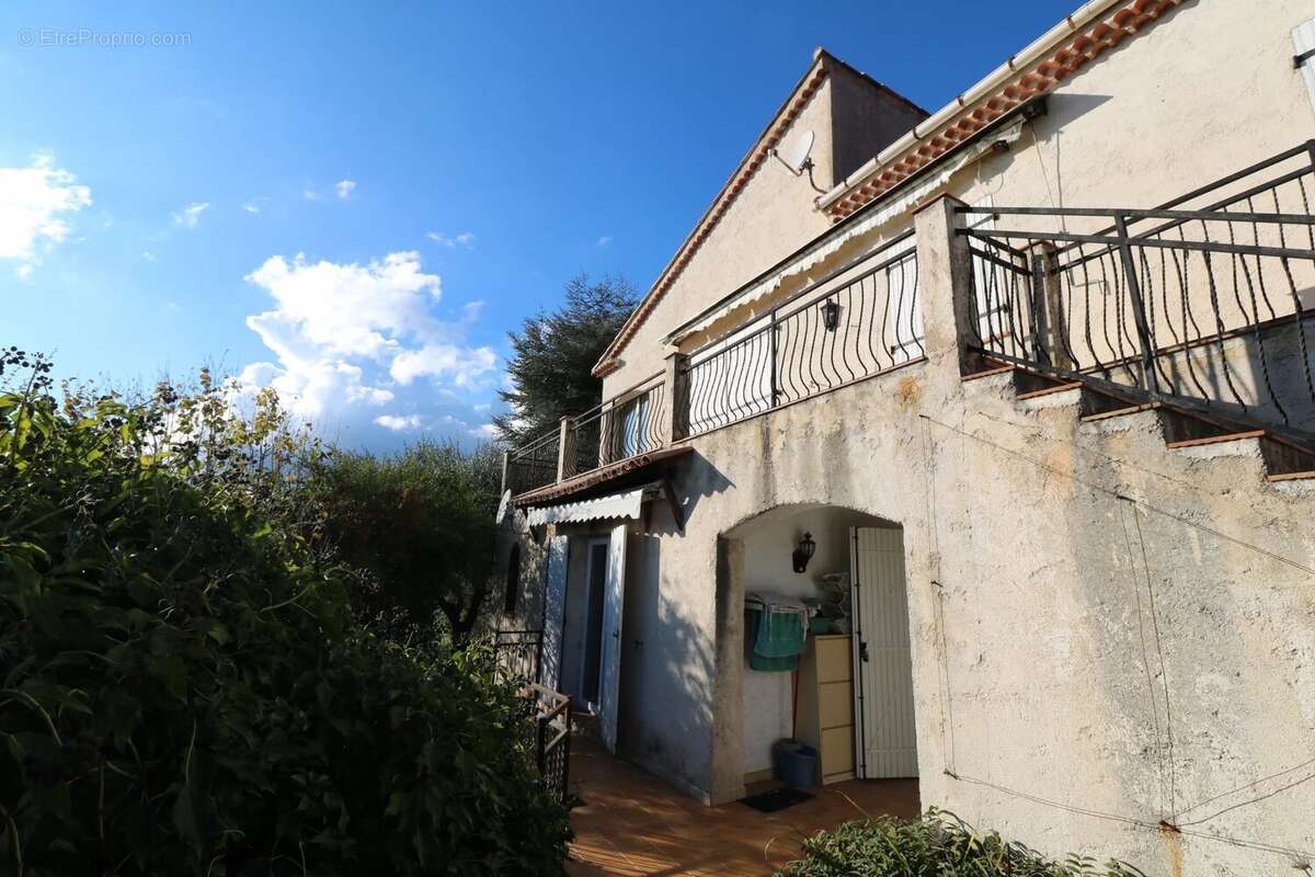 Maison à BERRE-LES-ALPES