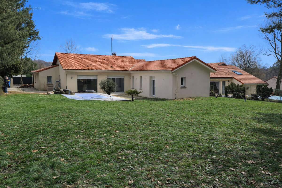 Maison à VERNEUIL-SUR-VIENNE