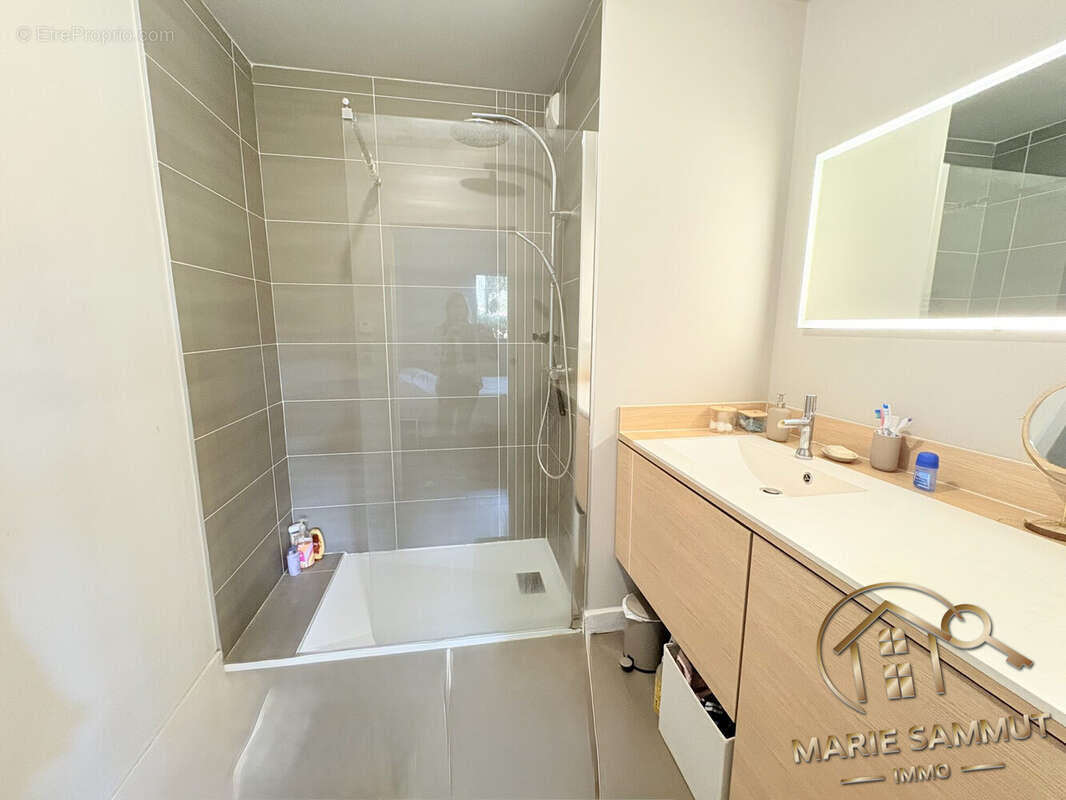 Appartement à LATTES