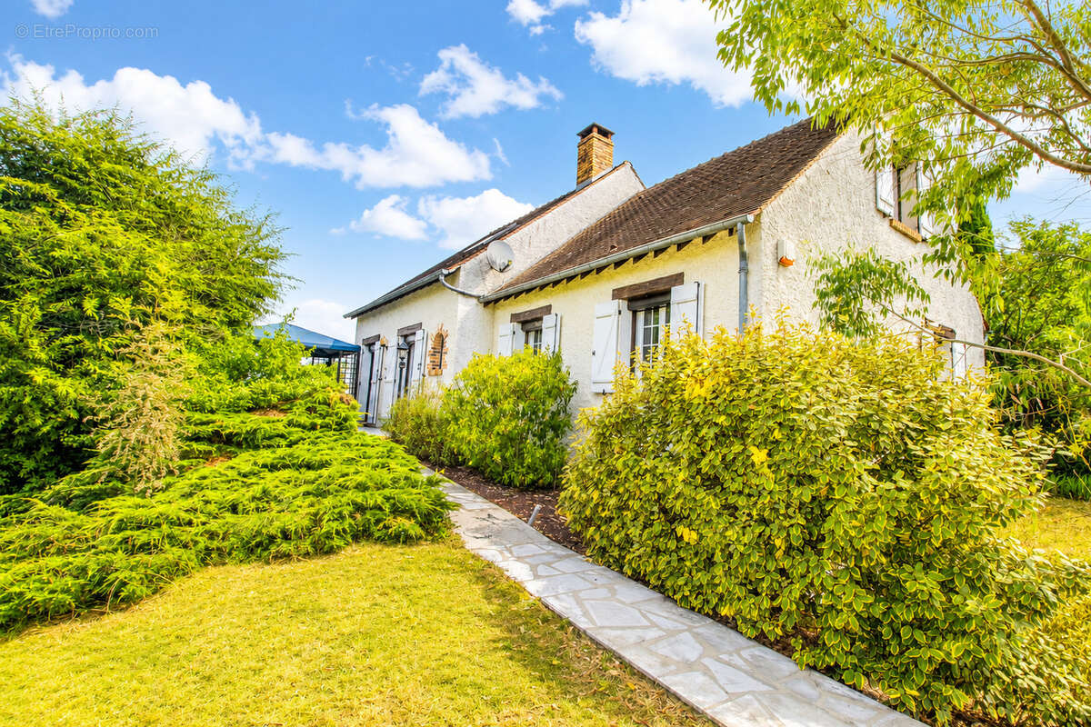 Maison familiale aux beaux volumes   Sous-sol total   Jardin sans vis-à-vis   Espace jacuzzi - photo 2