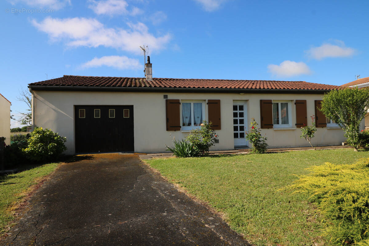 Maison à SAINTES