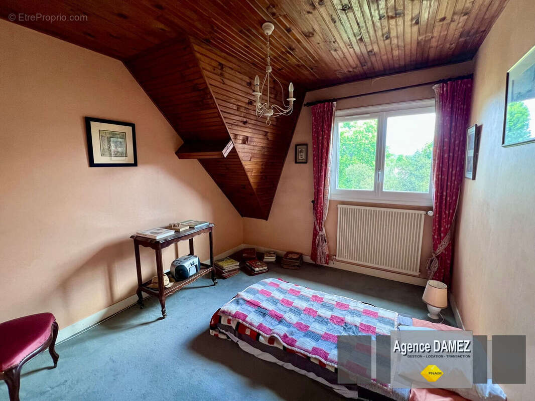 DOURDAN 3 km - SAINTE-MESME - Maison traditionnelle 8 pièces - 161 m² habitables - Terrain clos de 872 m² - photo 10