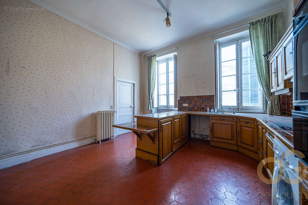Grand appartement Haussmannien à rénover - photo 7