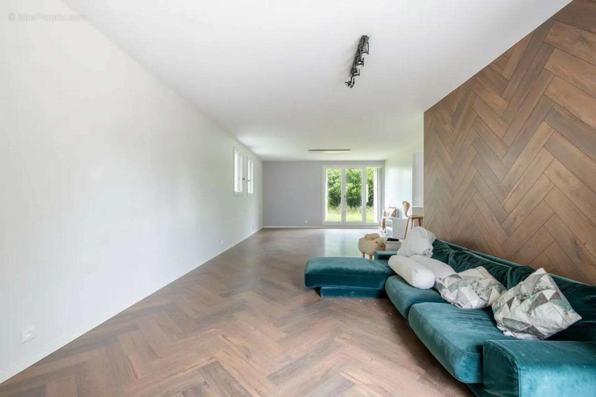 Maison familiale de 5 pièces - 132 m2 - L'Isle-Adam - photo 4