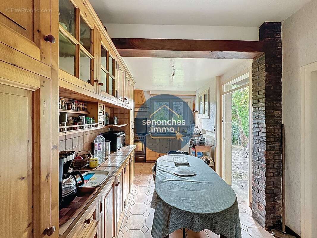 Maison à SAINT-VICTOR-DE-BUTHON