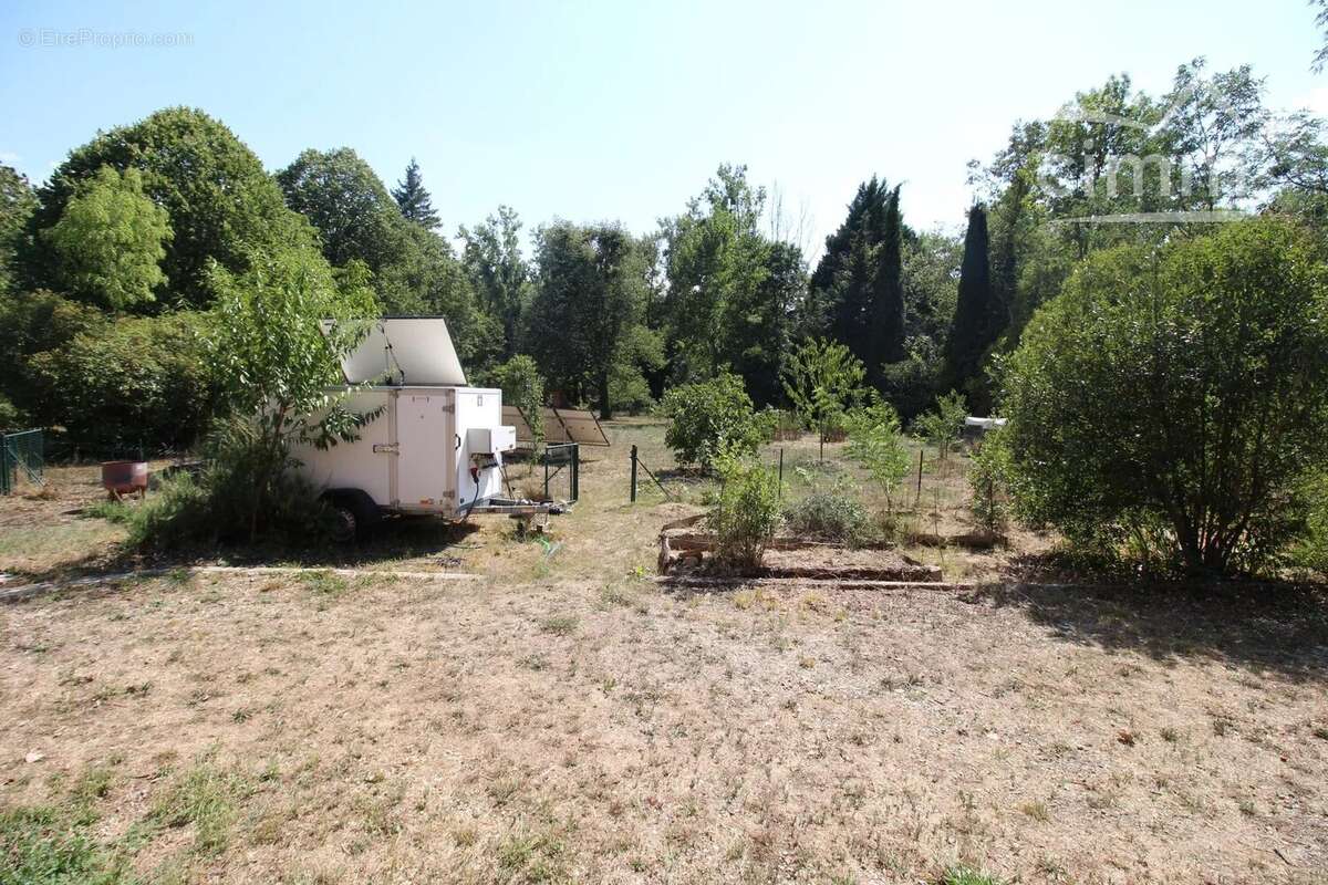 A vendre villa de 212 m² habitables avec un logement en rez de chaussée sur terrain de 5340 m² - photo 11