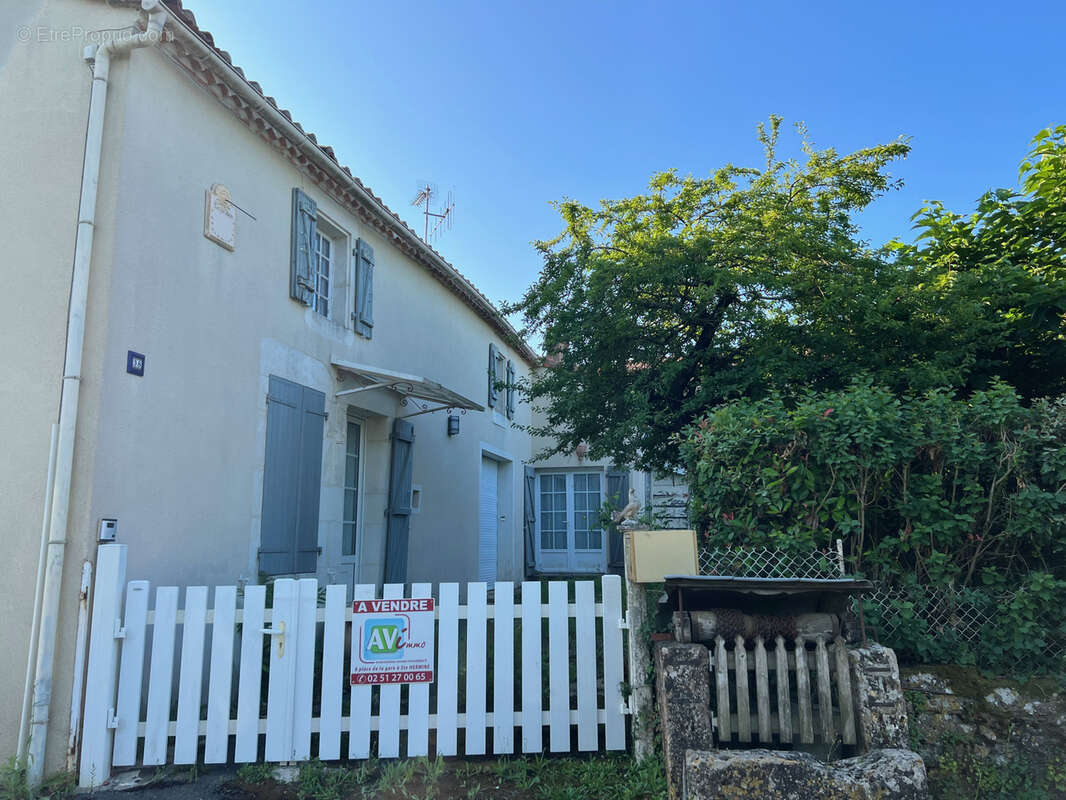 Maison à LA CHAPELLE-THEMER