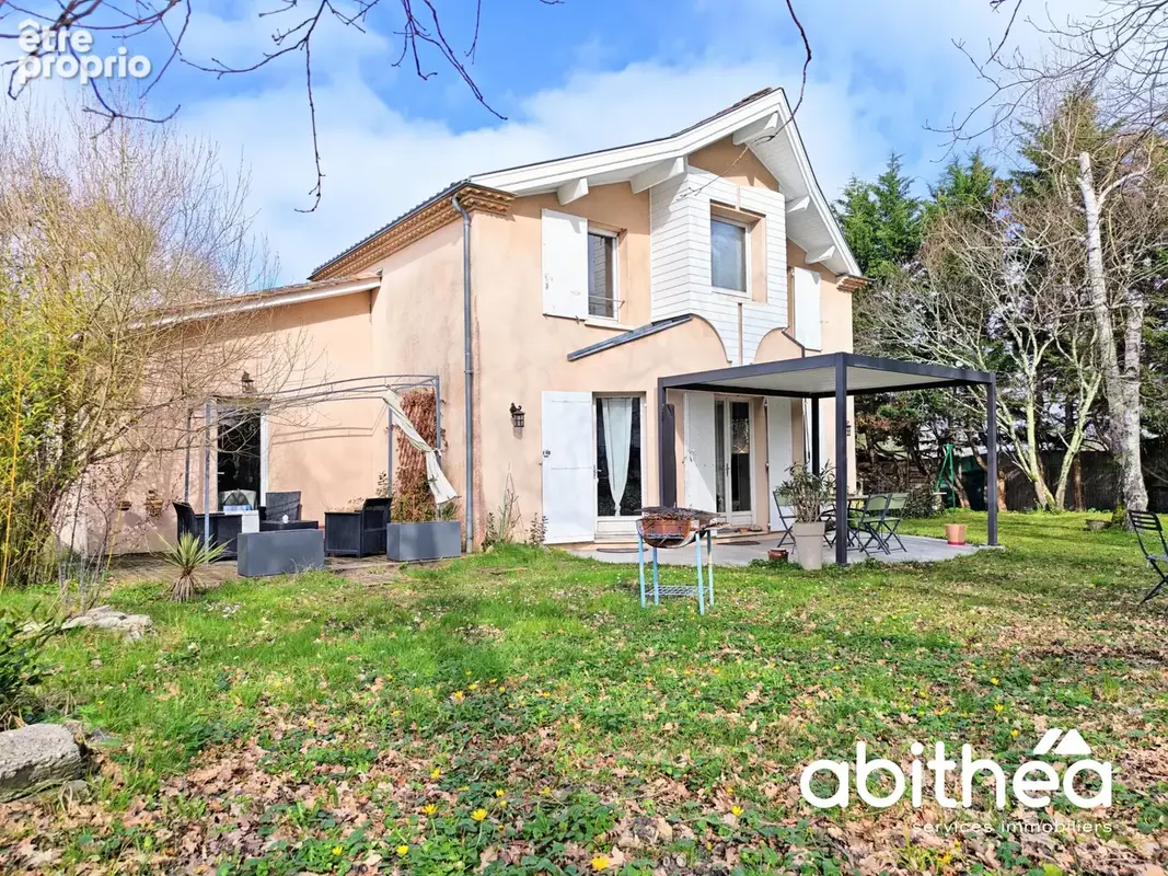 L'agence ABITHEA Libourne vous ouvre les portes d’un véritable cocon familial à Galgon… - photo 18