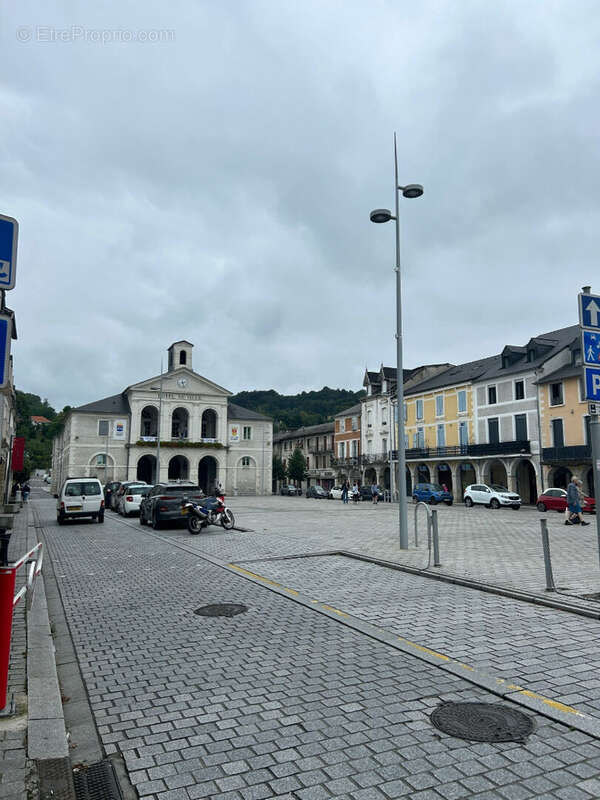 56272216j.jpg - Commerce à NAY