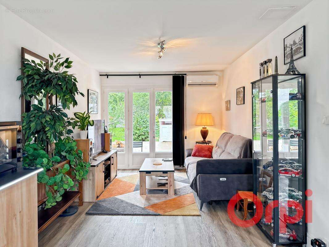 Maison à UZAY-LE-VENON