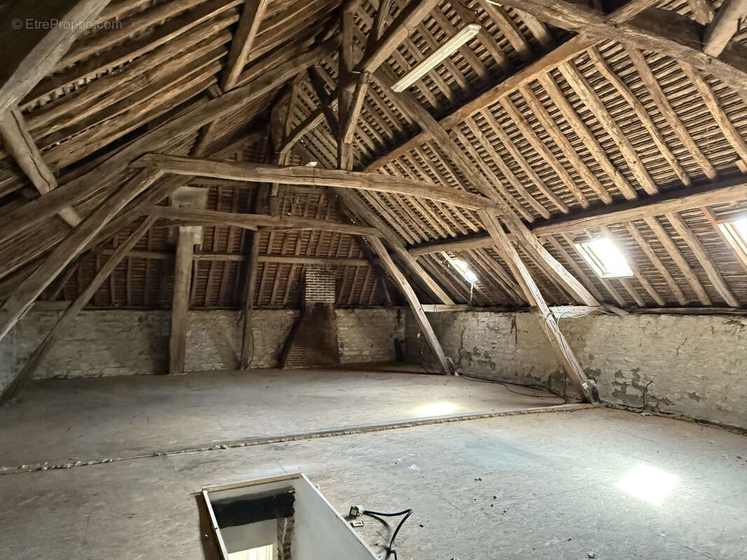 Maison à MONTIGNY-LES-MONTS