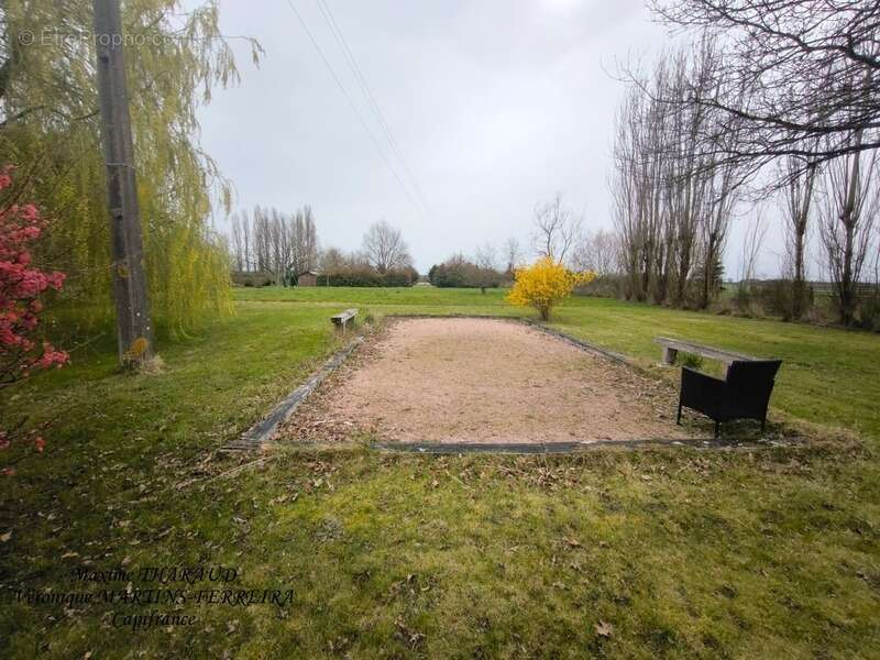 Maison à DUN-LE-POELIER