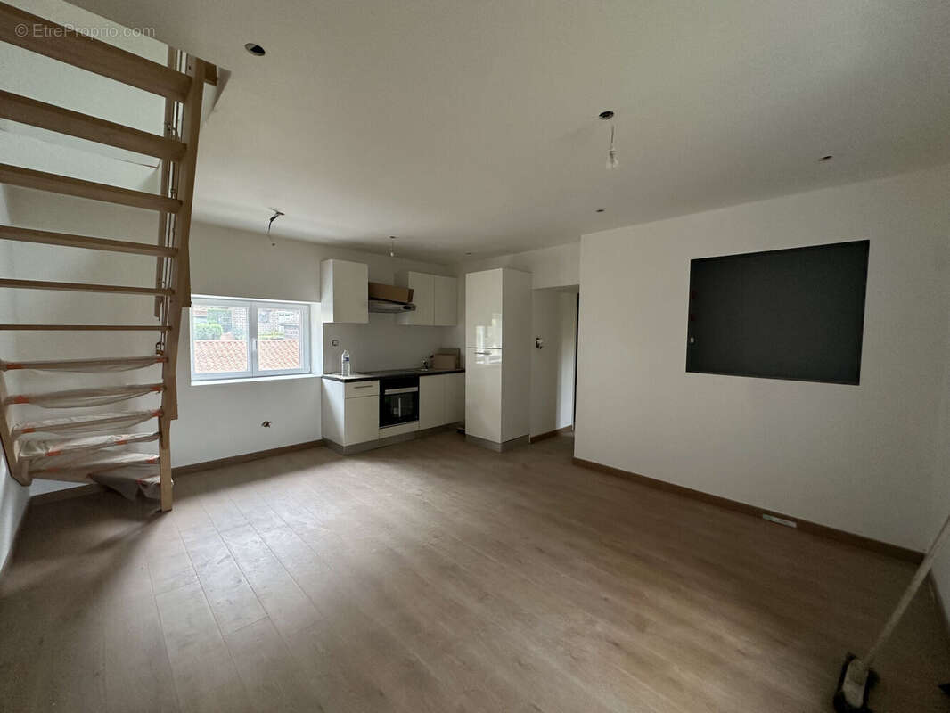 Photo 3 - Appartement à AMPLEPUIS