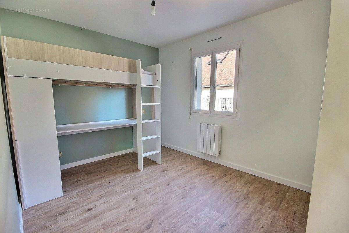 Maison à SERRES-CASTET