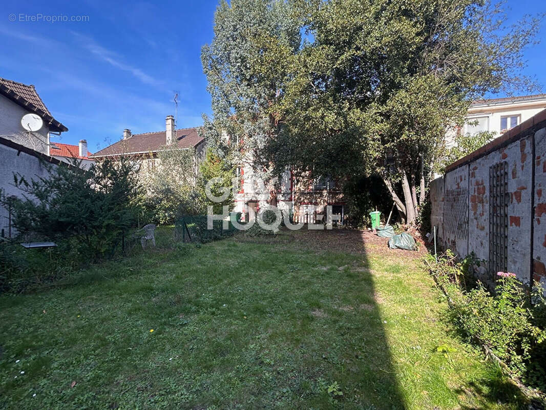 Appartement à LES PAVILLONS-SOUS-BOIS