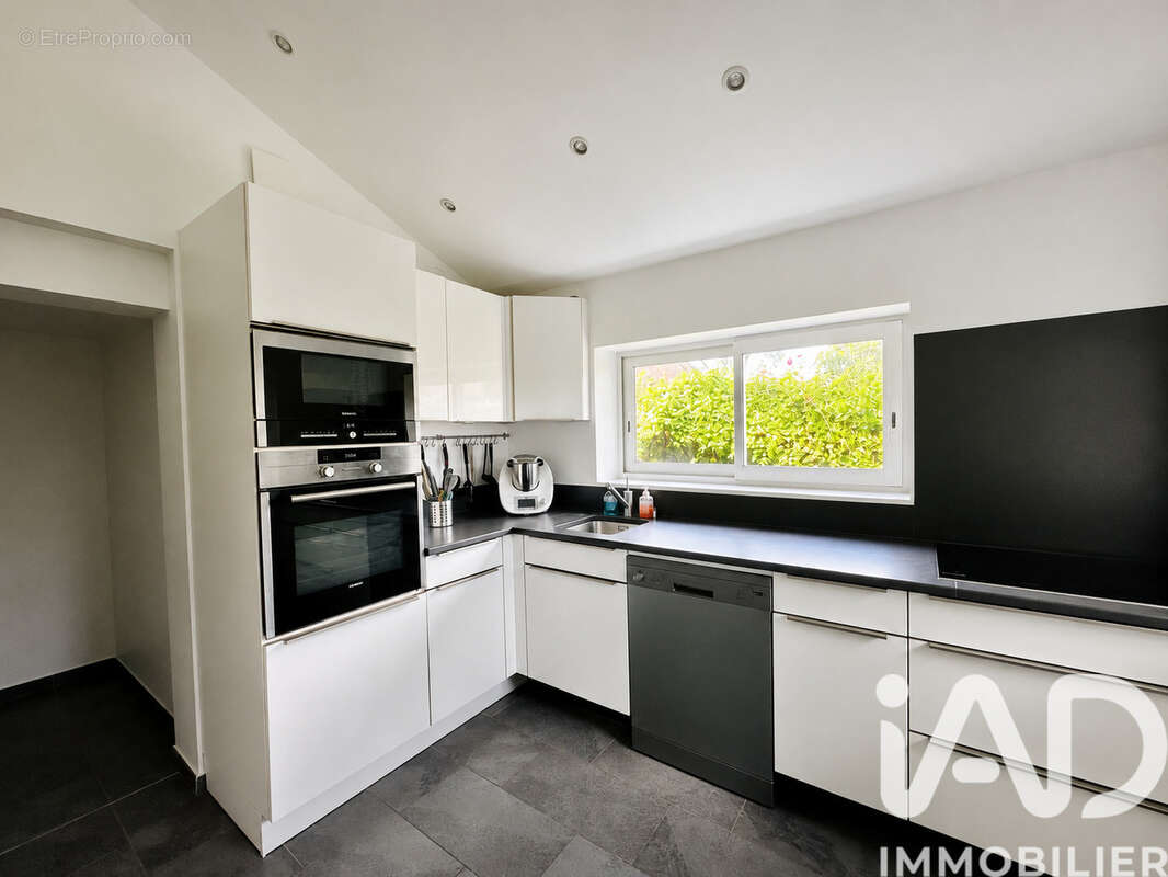 Maison 153 m² à Saint-Arnoult-Des-Bois  - photo 6