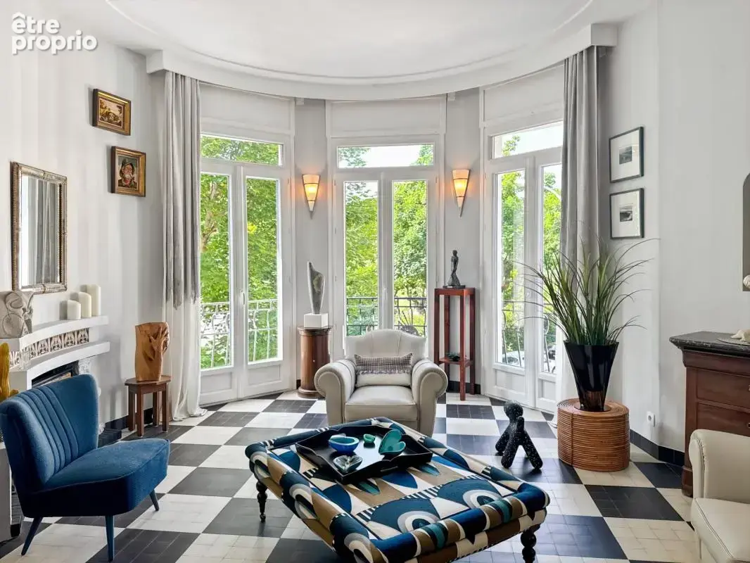VICHY – Quartier République – Appartement de caractère 80 m² avec garage et caves dans maison Art déco - photo 14