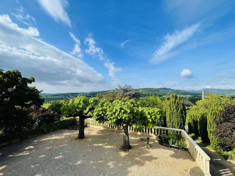 Maison à LA ROCHE-VINEUSE