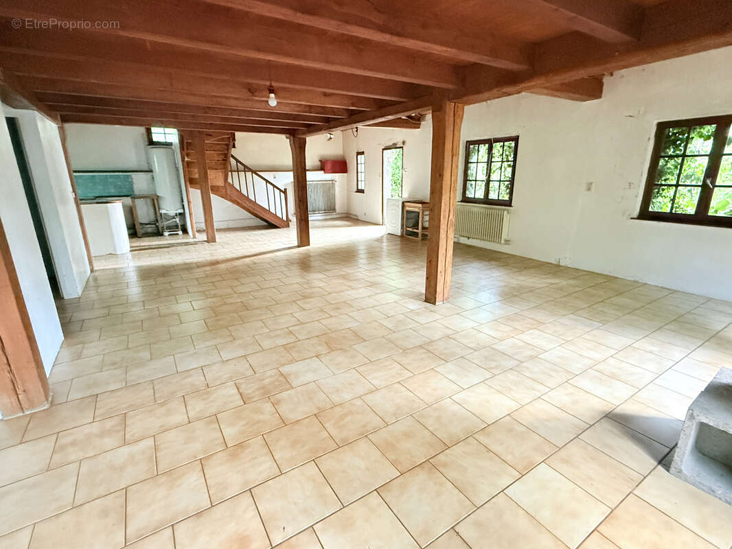 À Vendre   Mas avec Piscine, Écuries et Deux Bâtisses sur Terrain Naturel - photo 10