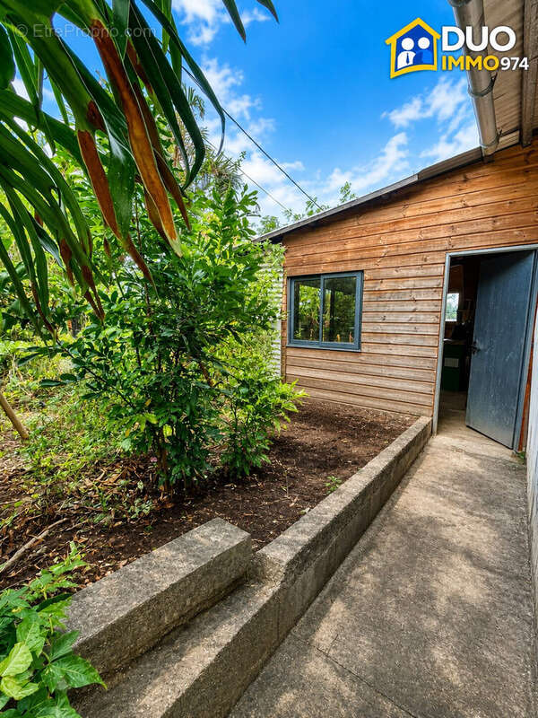 Maison 89 m² à Le Port  - photo 3