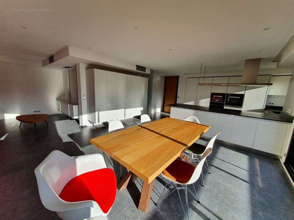 Appartement à VILLE-D'AVRAY